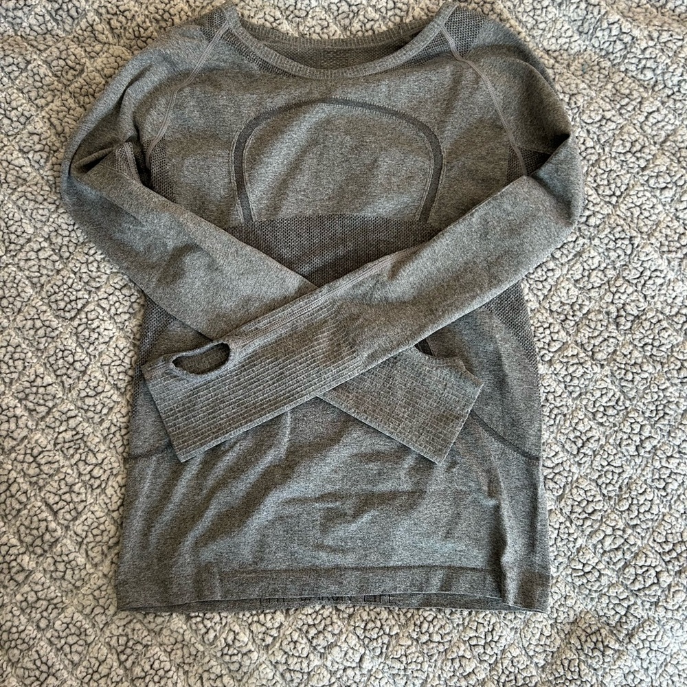 Lululemon Gray Long Sleeve Top